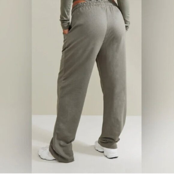 NWT PrettyLittleThing Khaki Green Straight Leg Logo Joggers Size XL - Picture 2 of 10